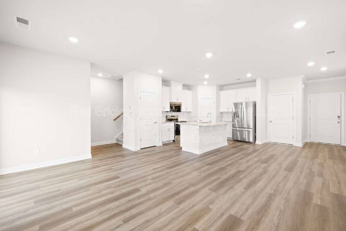 5025 Kellaher Pl - Photo 6 of 10