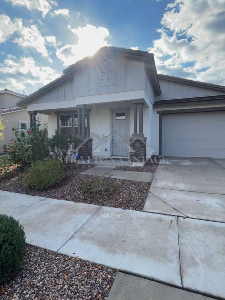 23027 E Rosa Rd - Photo 3 of 10