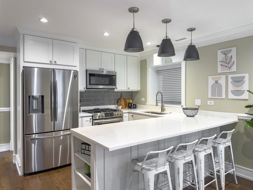 3453 N Hoyne Ave #G - Photo 3 of 21