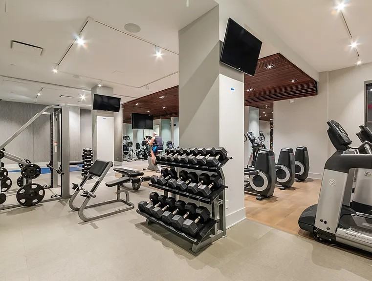 90 West St #5A - Photo 3 of 10