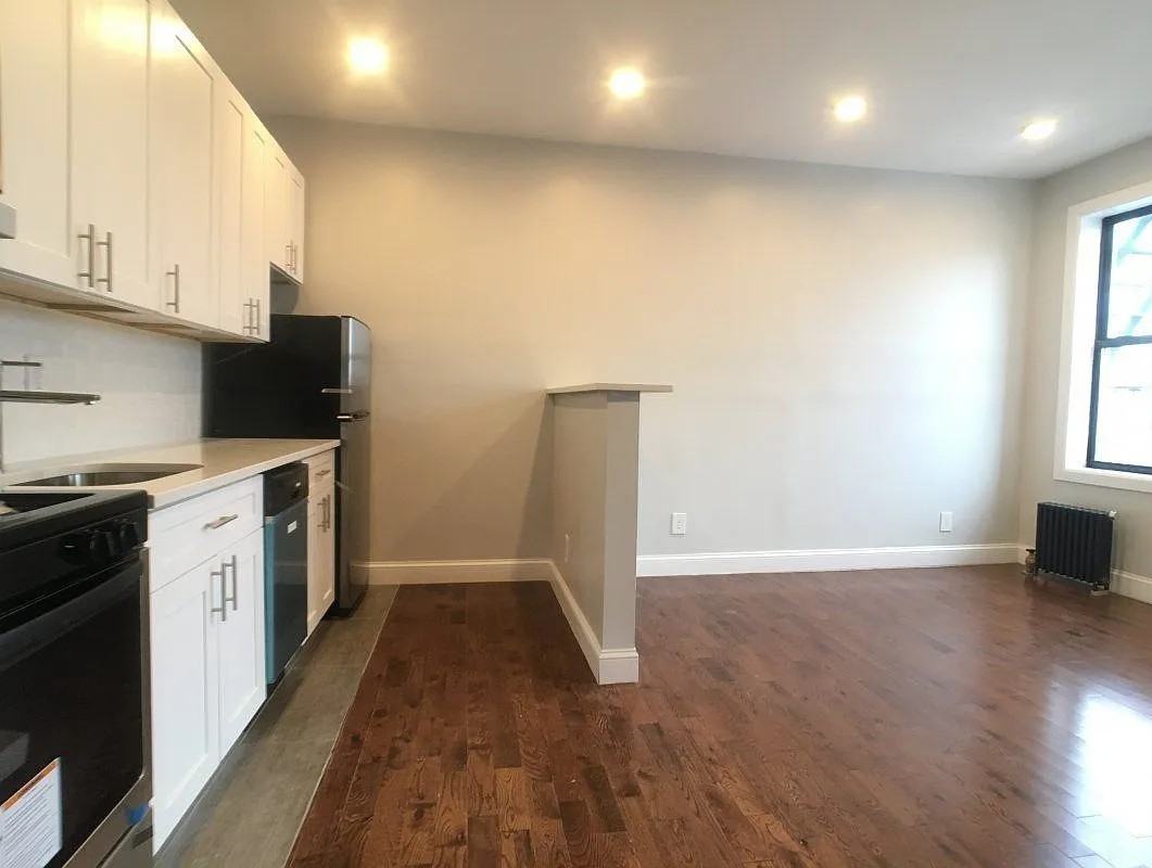 117 Post Ave #3F - Photo 6 of 9