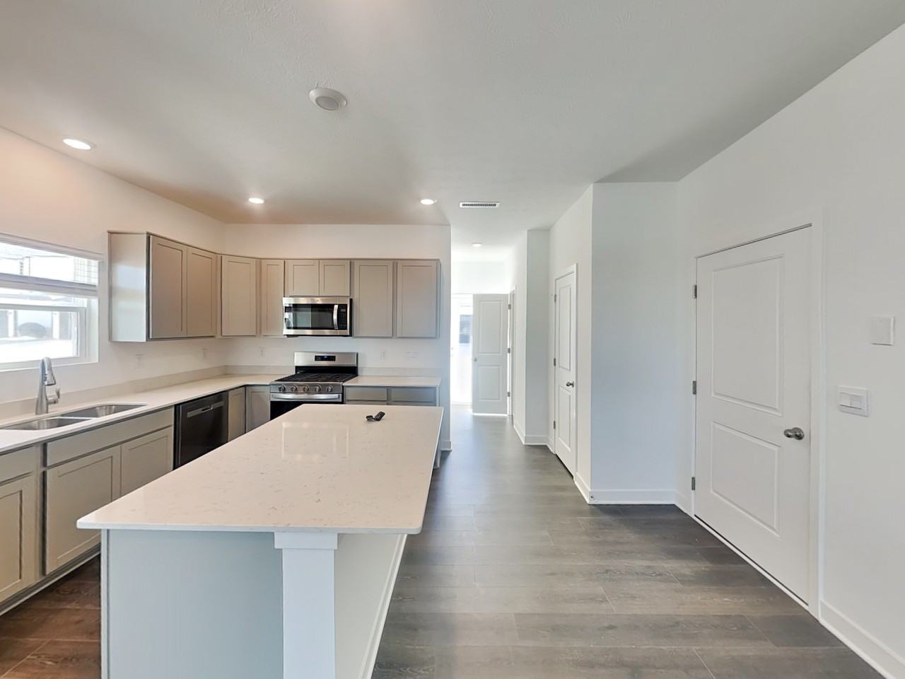 6199 Rhinecliff Dr - Photo 5 of 19