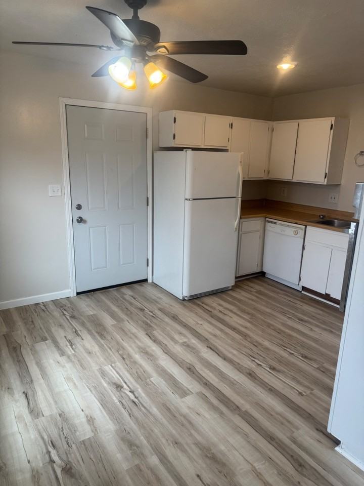 6325 Cherylwood Dr - Photo 3 of 10