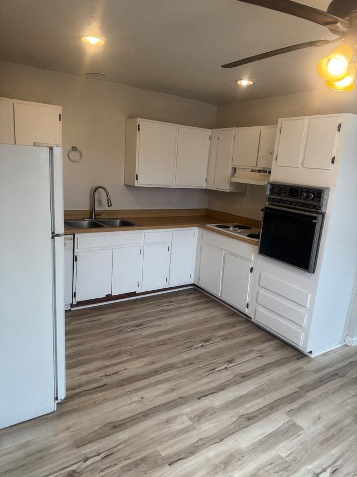 6325 Cherylwood Dr - Photo 4 of 10