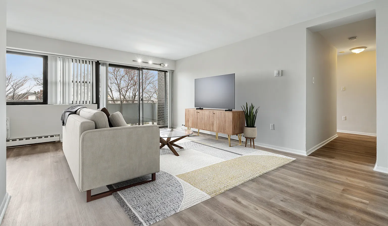 2805 N 47th St - Photo 2 of 12