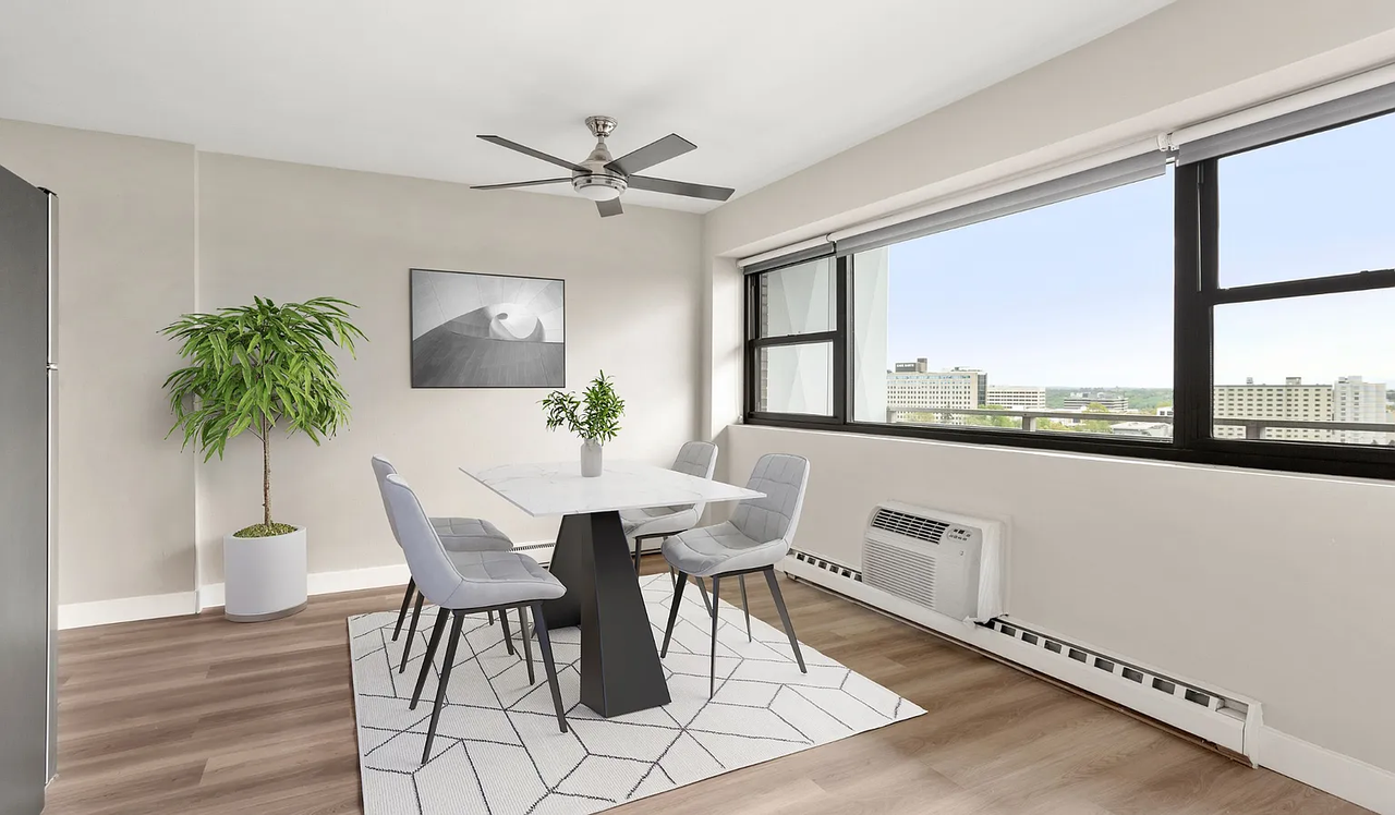 2805 N 47th St - Photo 5 of 12