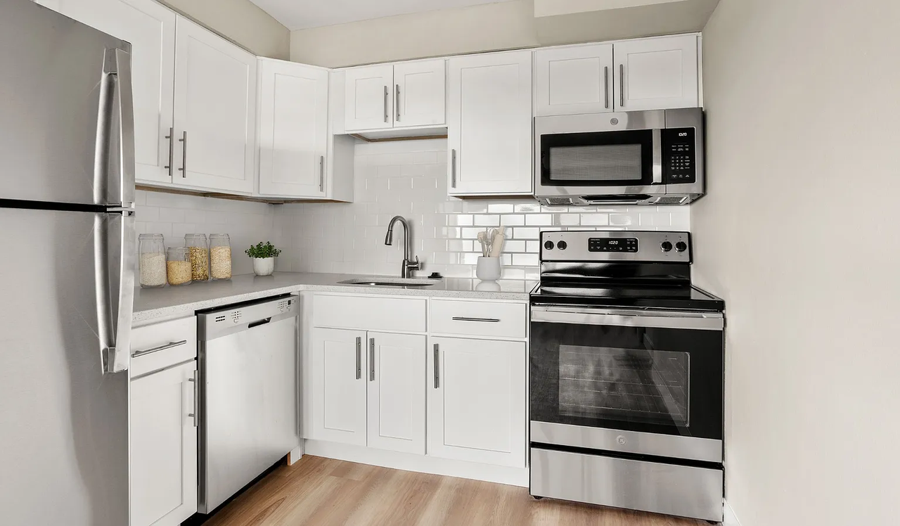 2805 N 47th St - Photo 7 of 12