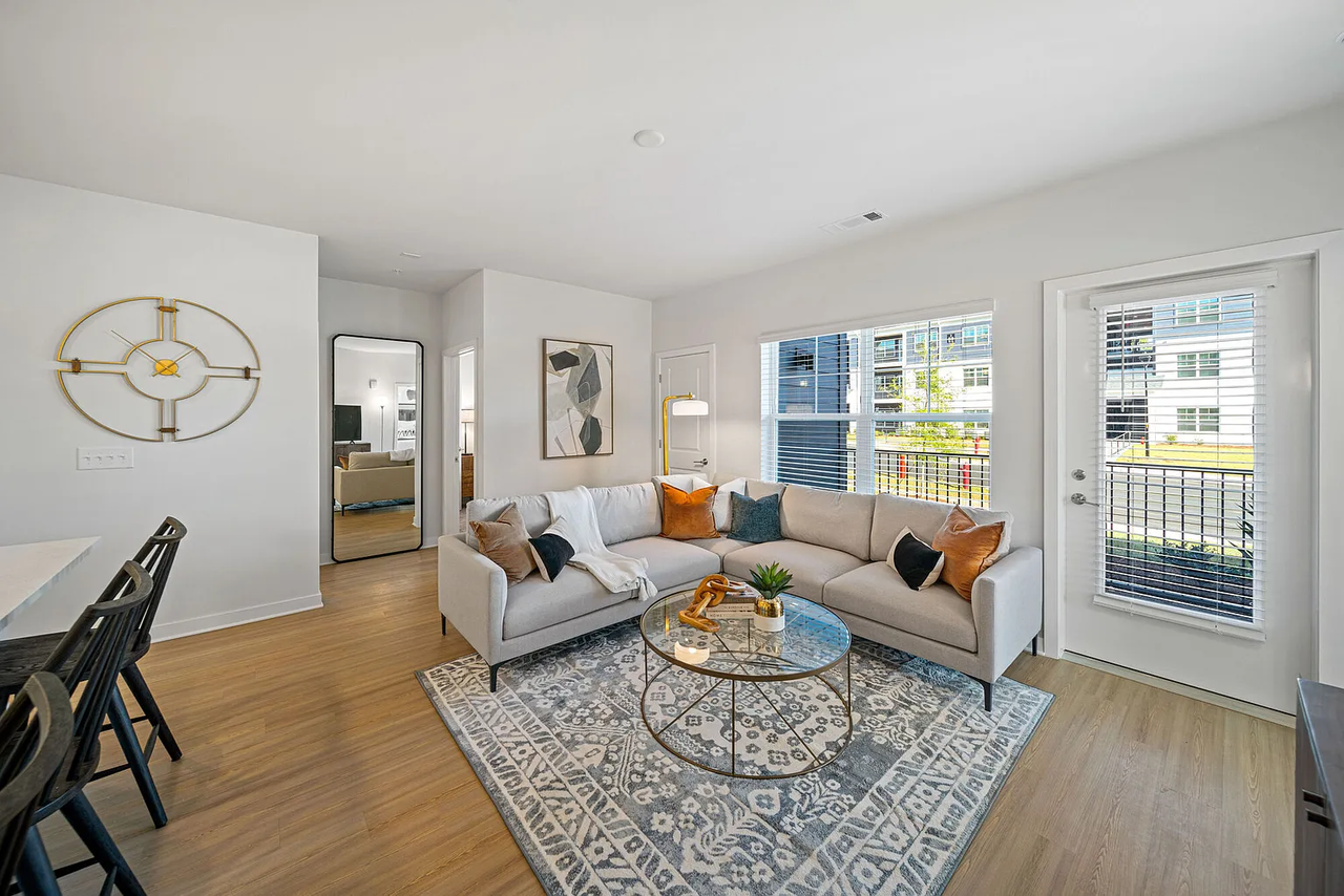 6026 N Ceylon St - Photo 2 of 13