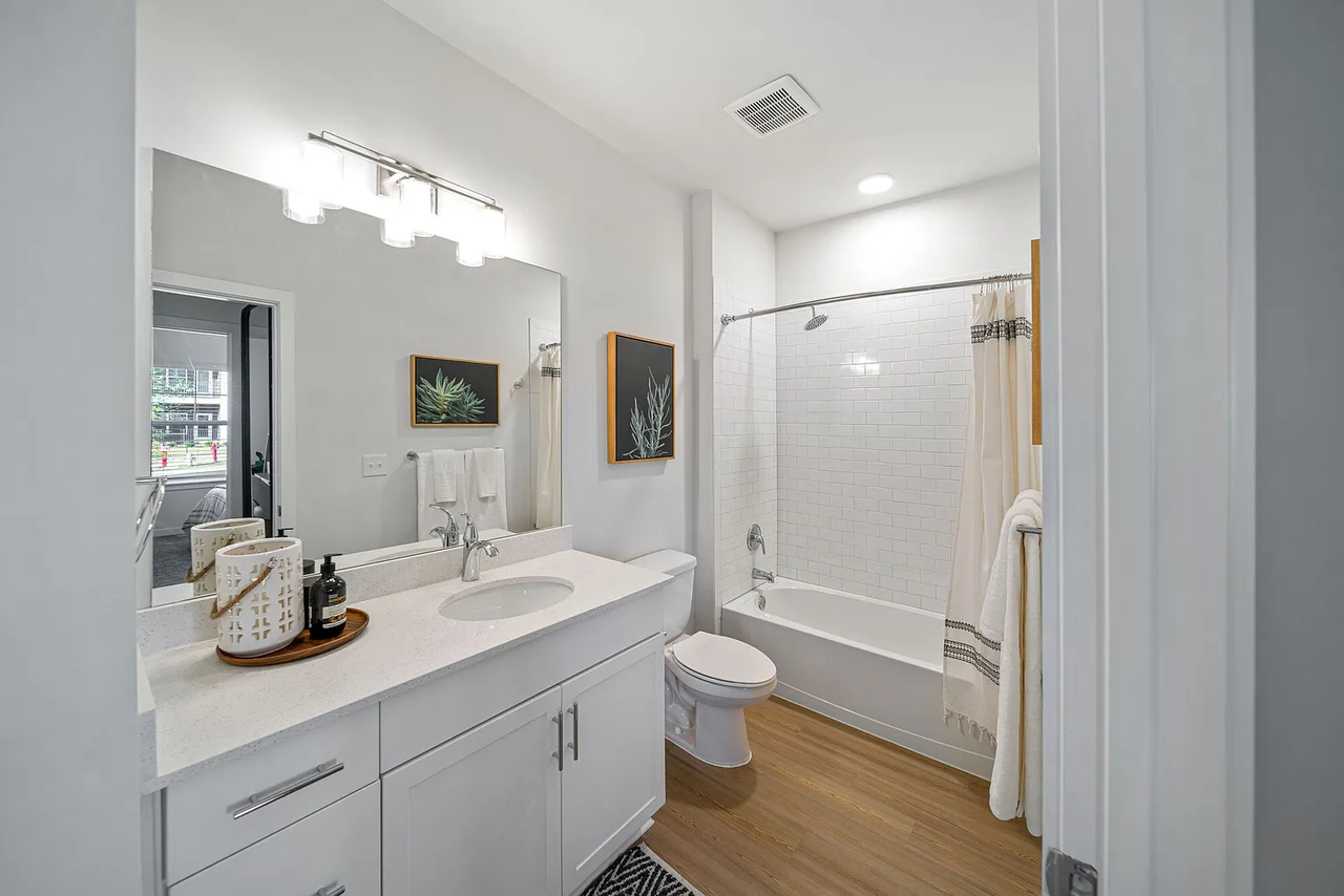 6026 N Ceylon St - Photo 7 of 13