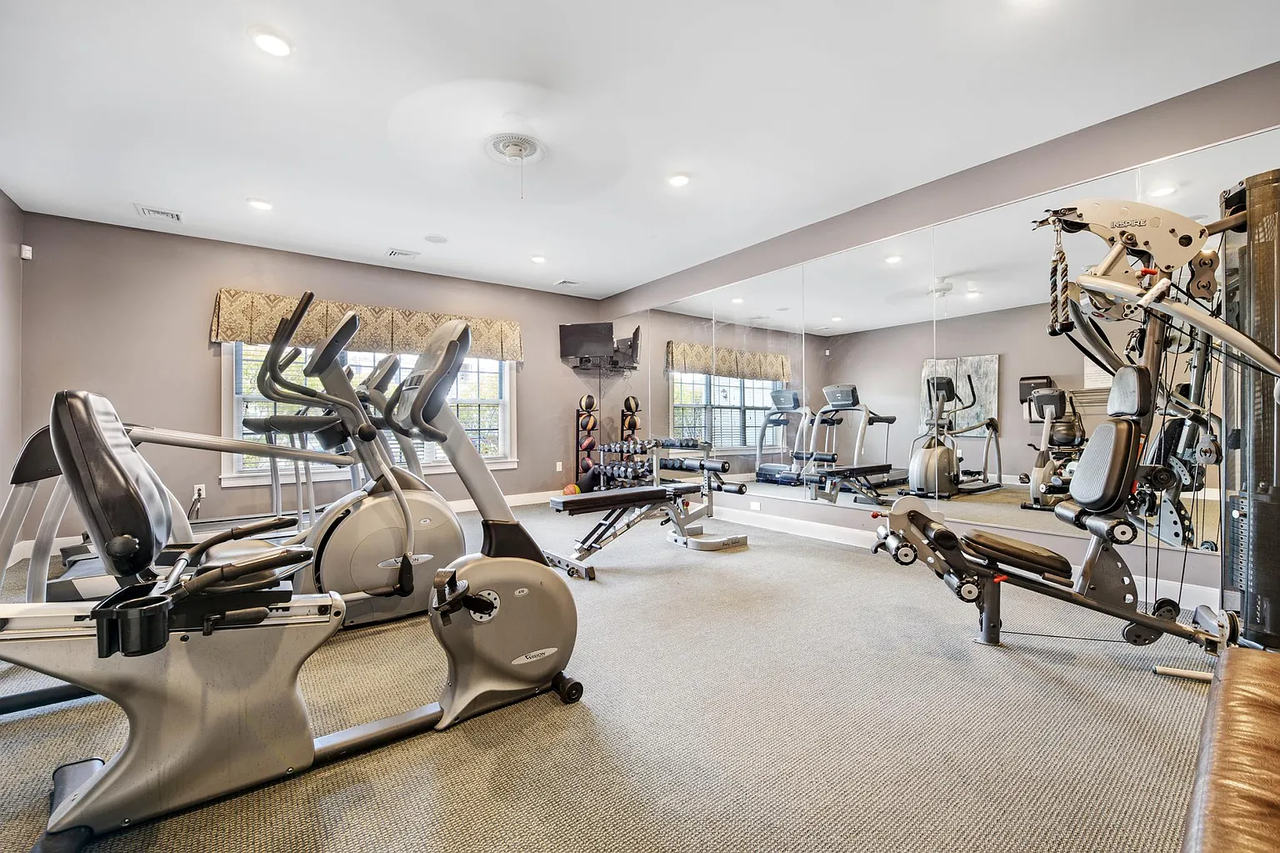 6026 Broadway St - Photo 4 of 14