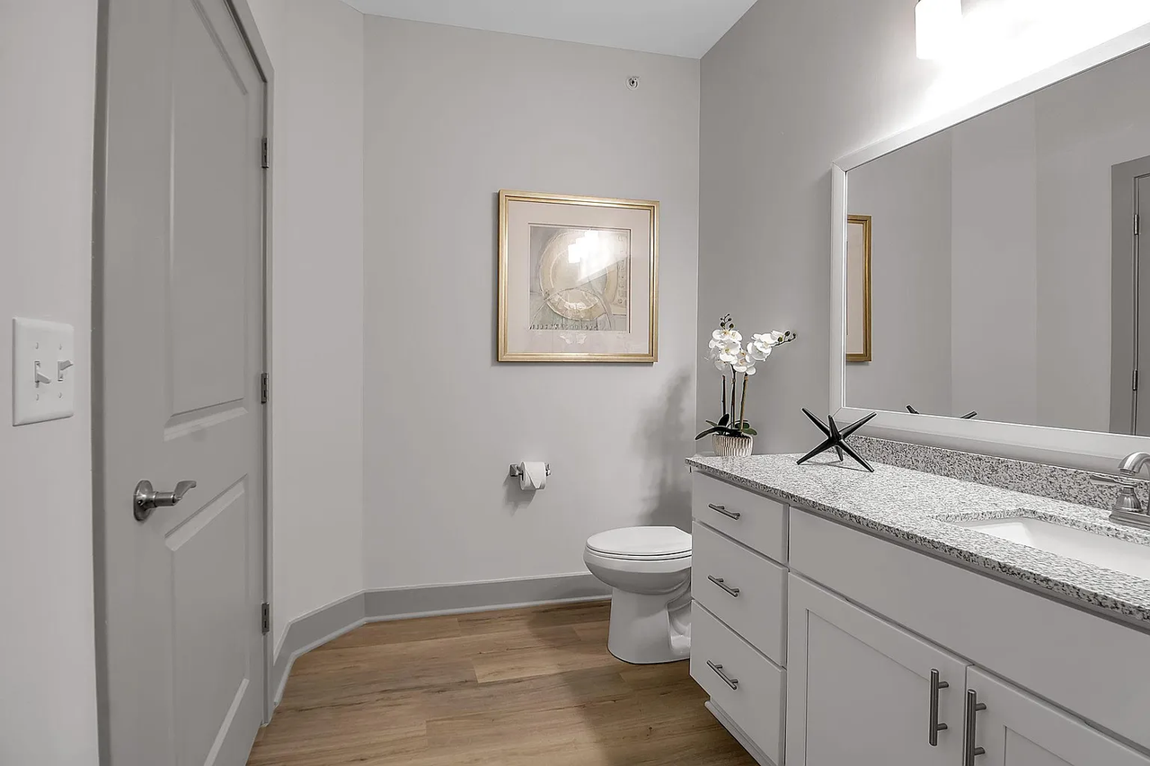 6026 Broadway St - Photo 5 of 14