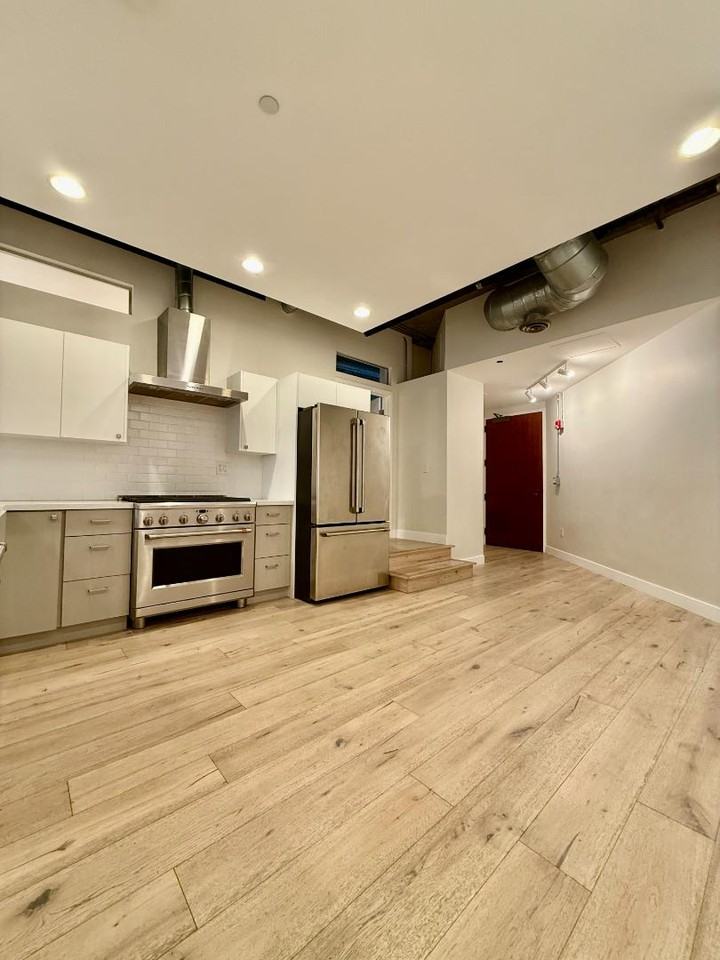 21 E 6th St - Photo 4 of 15