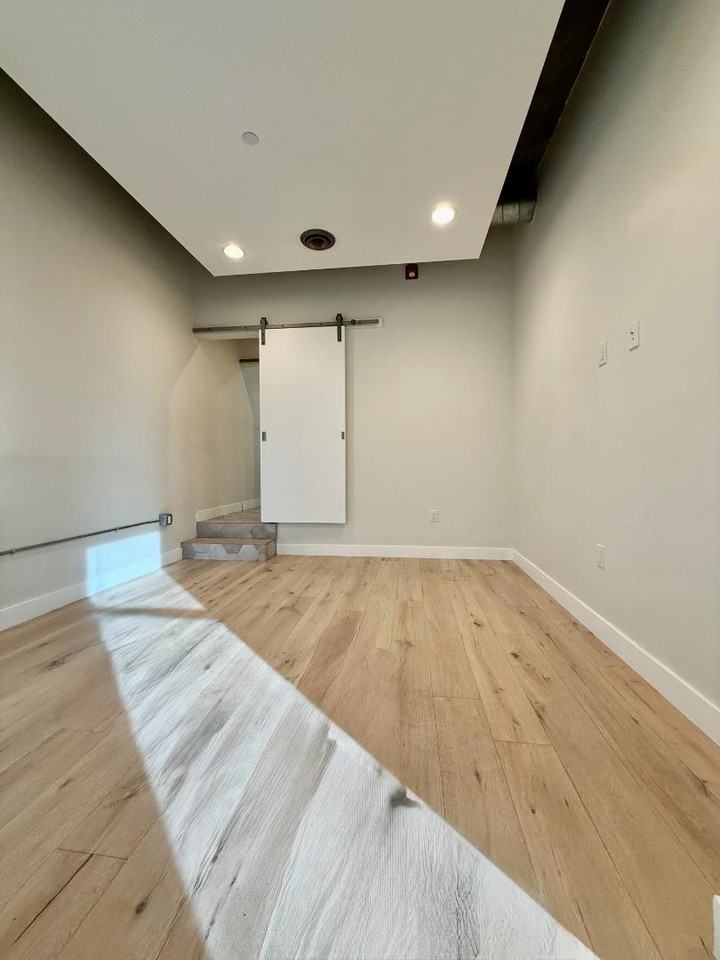 21 E 6th St - Photo 7 of 15