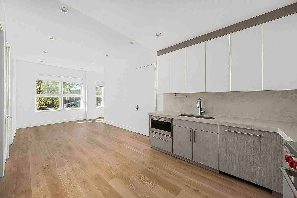 45 Garnet St #1A - Photo 2 of 12