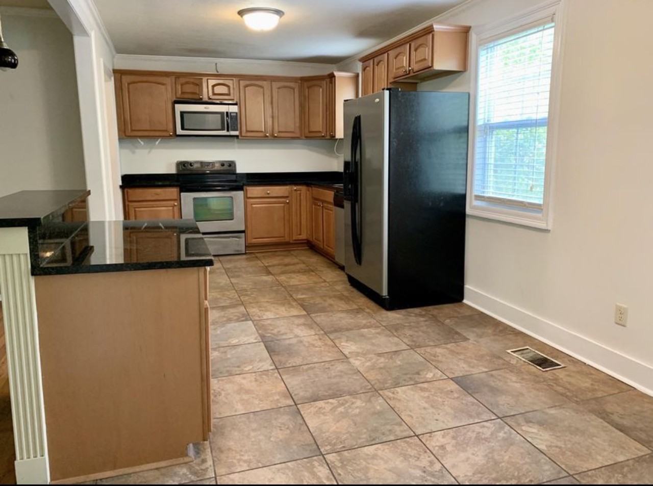 1701 1st Ter - Photo 3 of 9