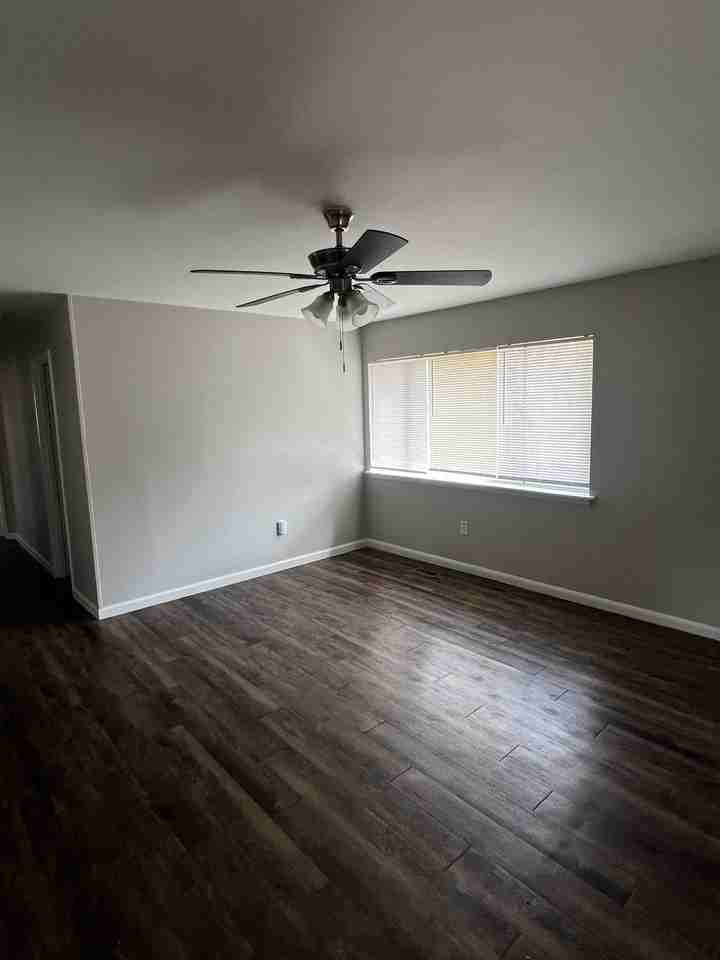 5311 Allen St - Photo 3 of 16