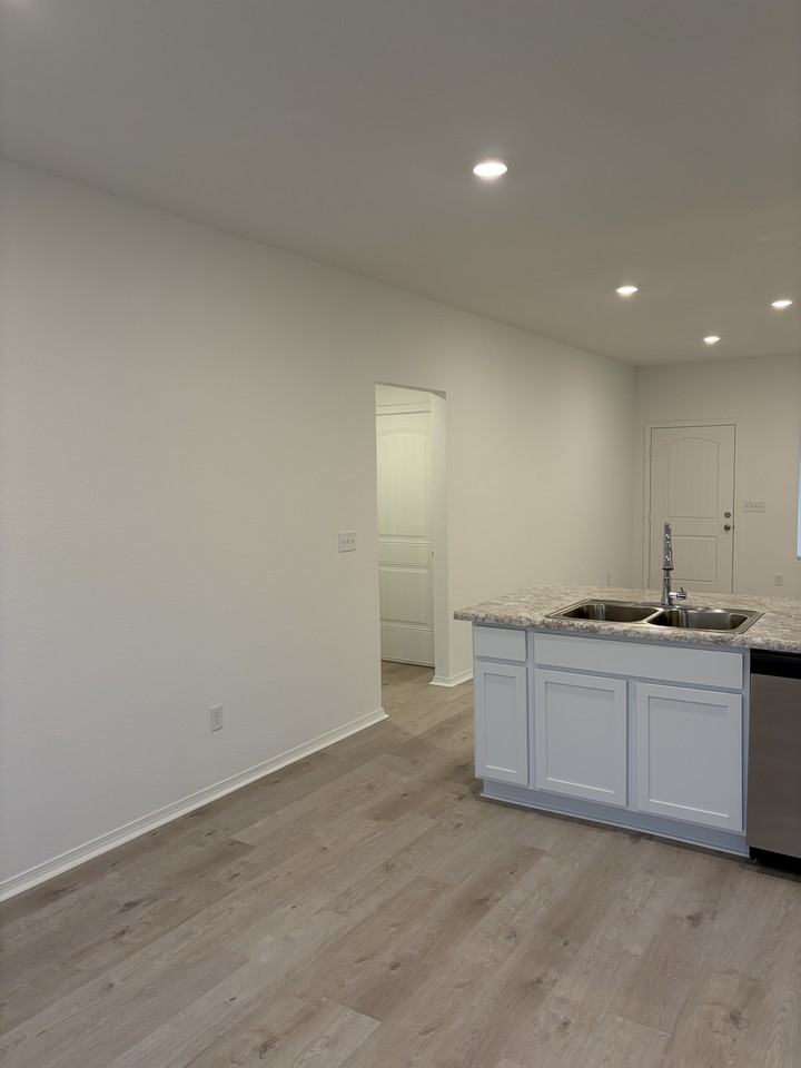 43 Remington Ln - Photo 5 of 16