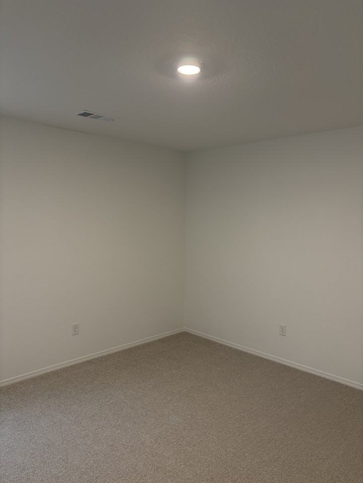 43 Remington Ln - Photo 7 of 16