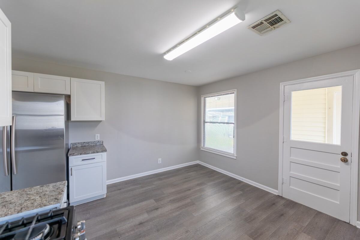 1435 Tennessee St - Photo 5 of 9