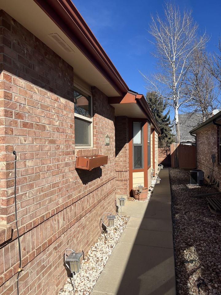 736 Wade Rd - Photo 3 of 28