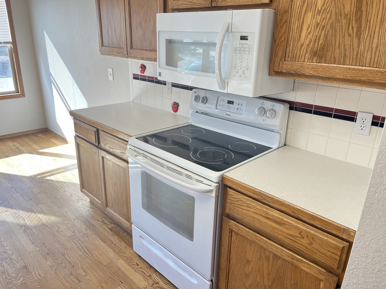 736 Wade Rd - Photo 6 of 28