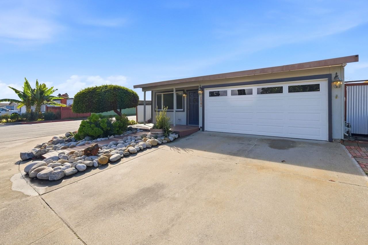 601 Cedar Dr - Photo 4 of 39