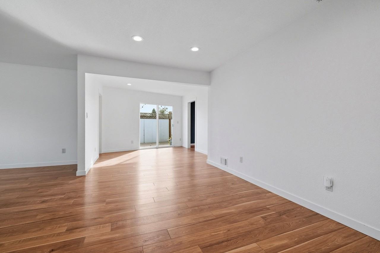 601 Cedar Dr - Photo 7 of 38