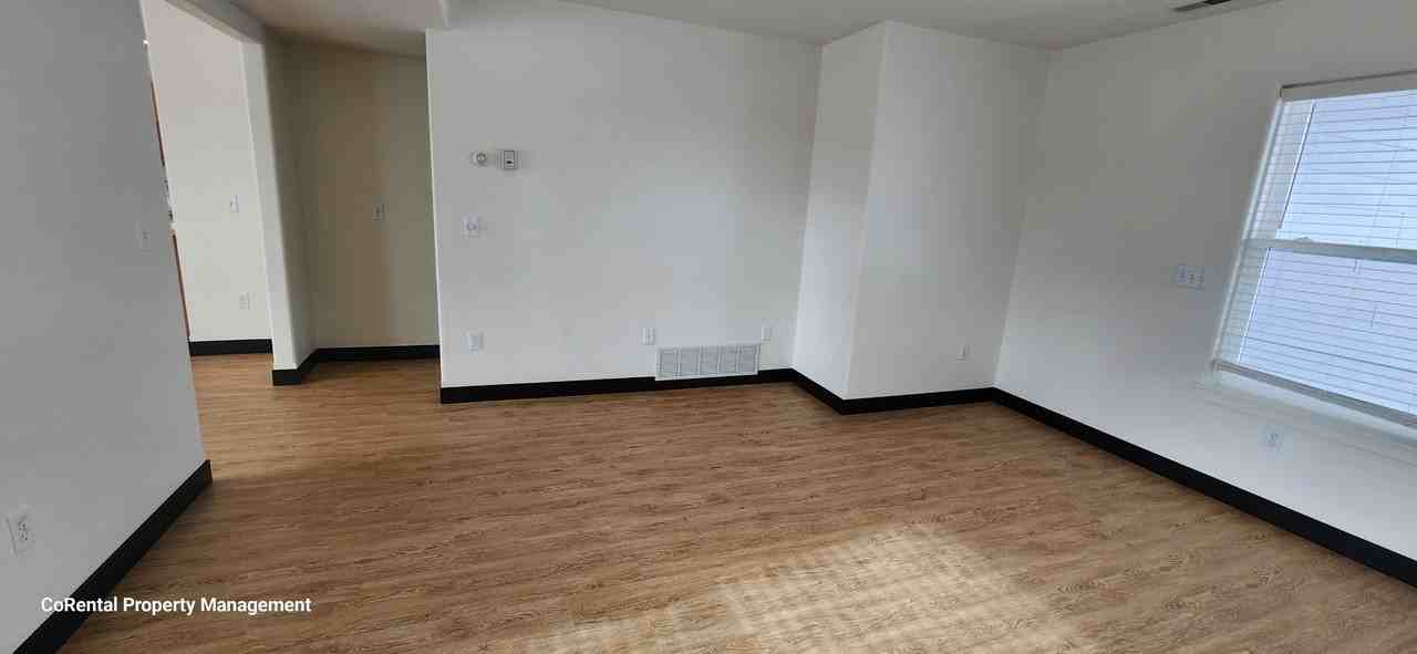 1998 Greatview Dr - Photo 6 of 25