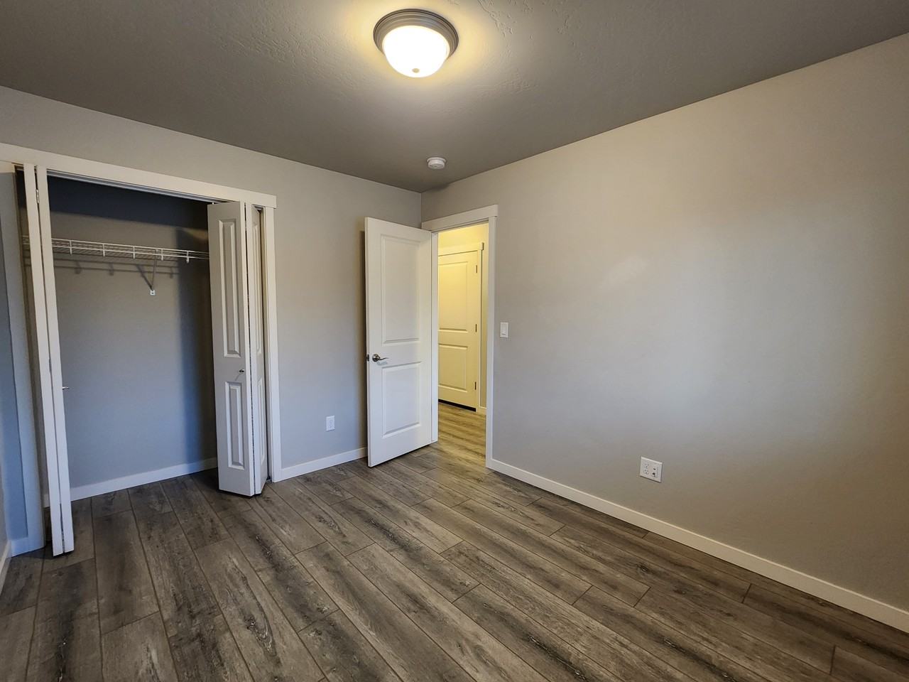 810 Foxglove Dr - Photo 3 of 16