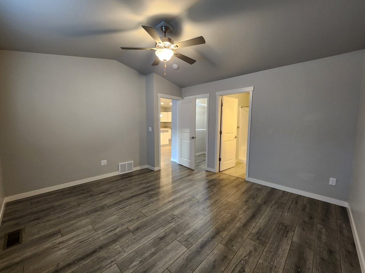 810 Foxglove Dr - Photo 6 of 16