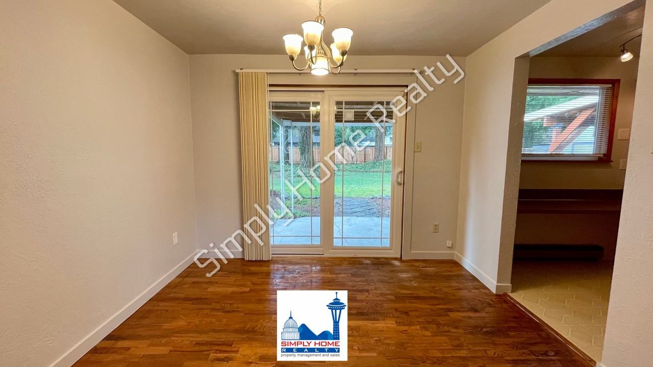 2309 Sycamore St Se - Photo 3 of 32