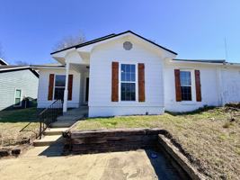 featured image of 875 Arlington Dr