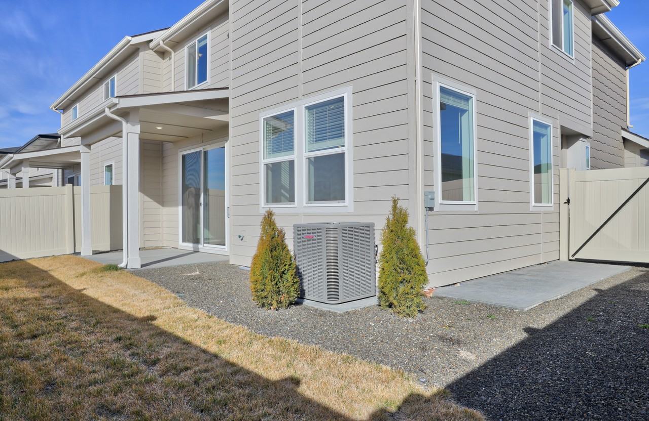 8135 W Grey Alder Dr - Photo 3 of 23