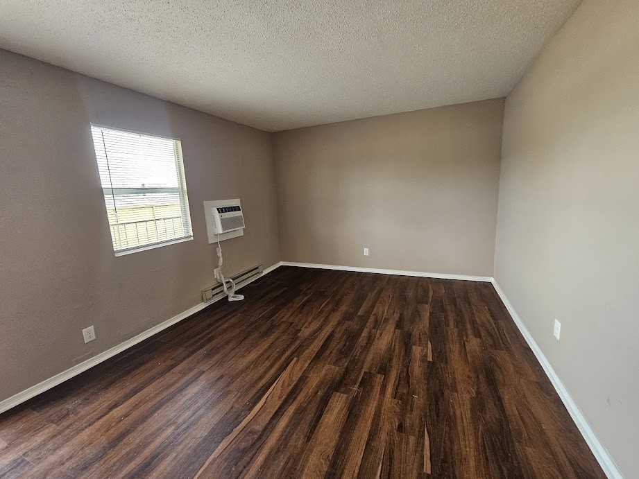 6307 Nw 10Th St - Photo 2 of 5