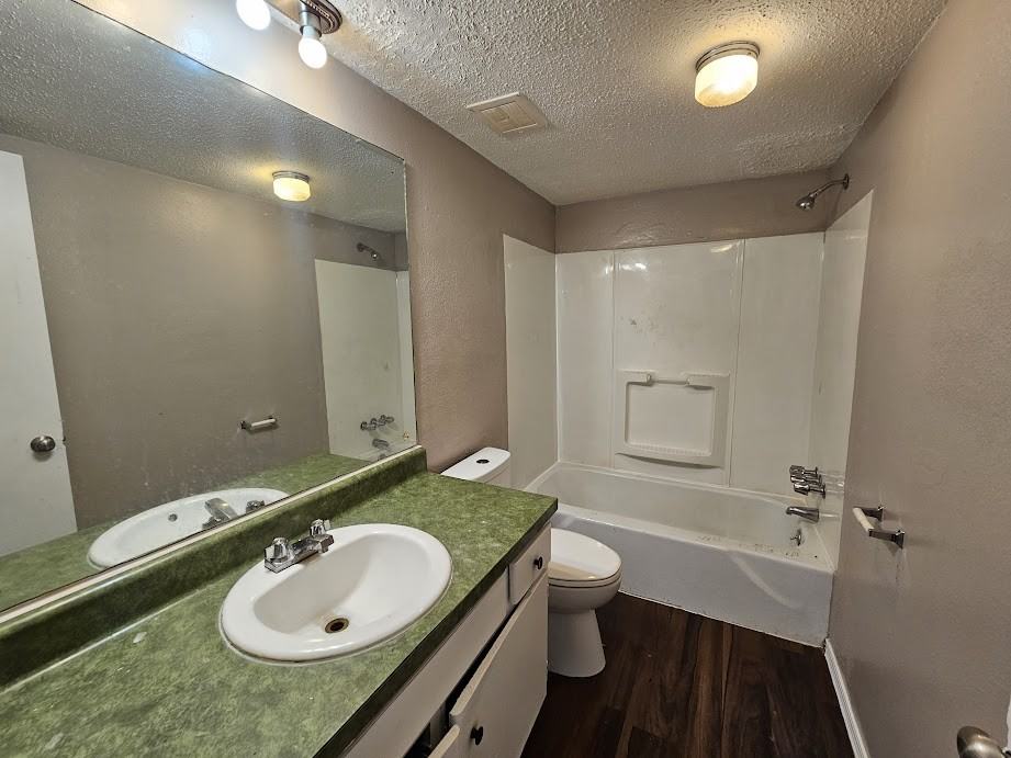 6307 Nw 10Th St - Photo 4 of 5