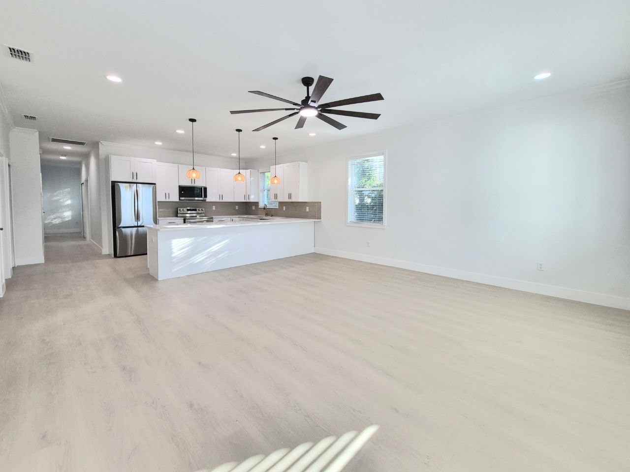 3304 E North Bay St - Photo 6 of 40