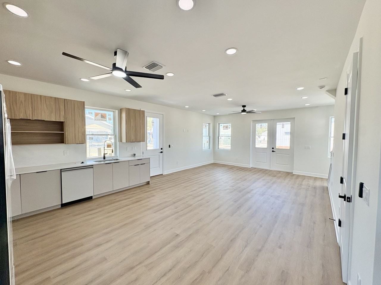 1307 N 23rd St - Photo 3 of 16