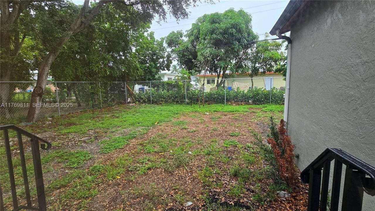 1066 Northwest 112th Street - Photo 4 of 19