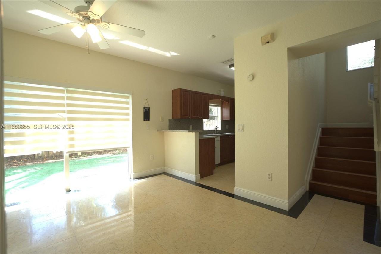 4100 Northeast 25th Street - Photo 2 of 25