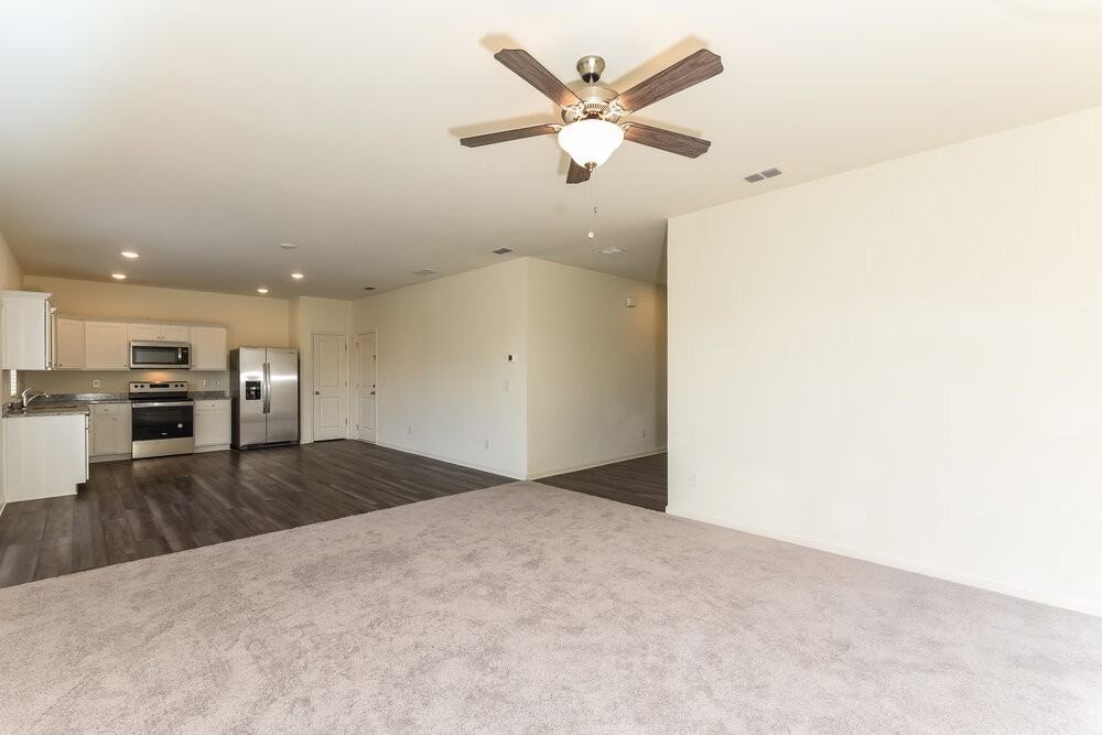 332 Knightsbridge Ln - Photo 5 of 17