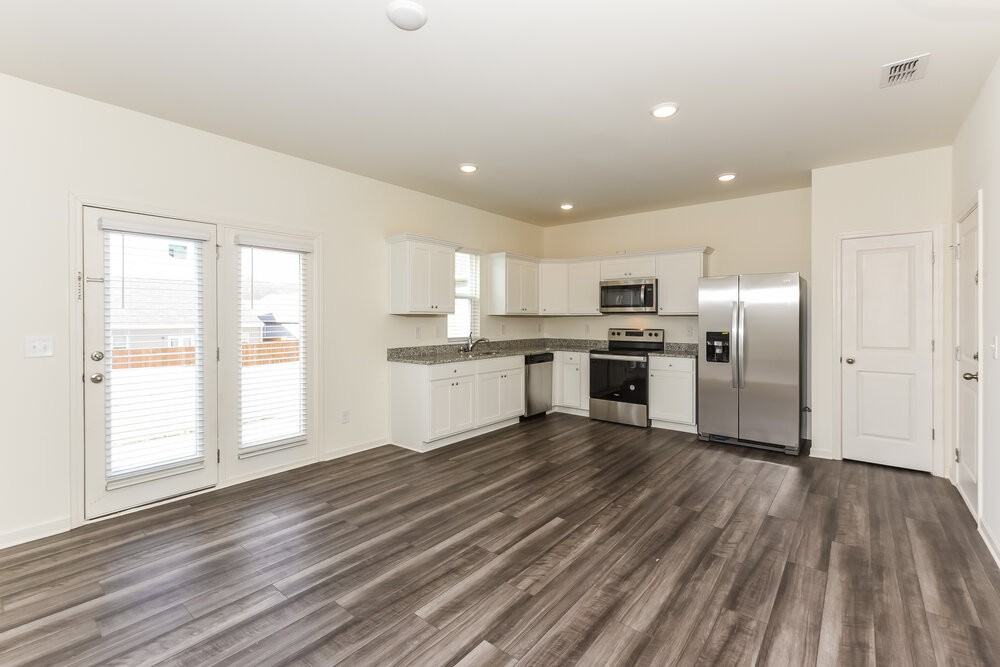 332 Knightsbridge Ln - Photo 7 of 17