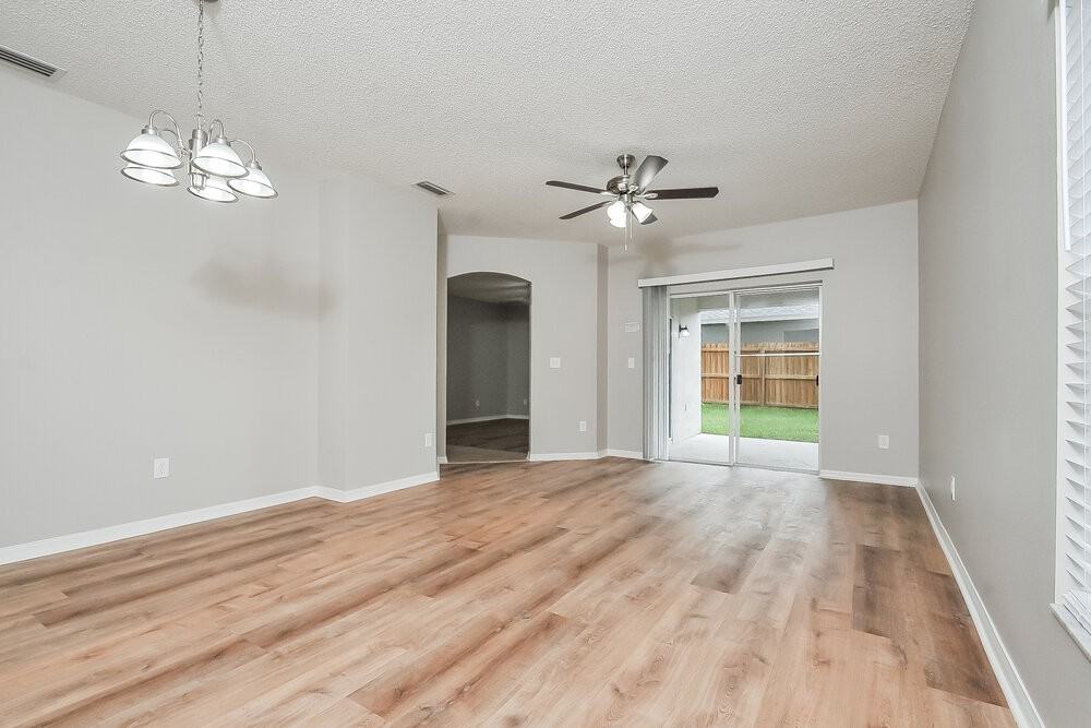 6917 Summer Harbor Ln - Photo 4 of 17