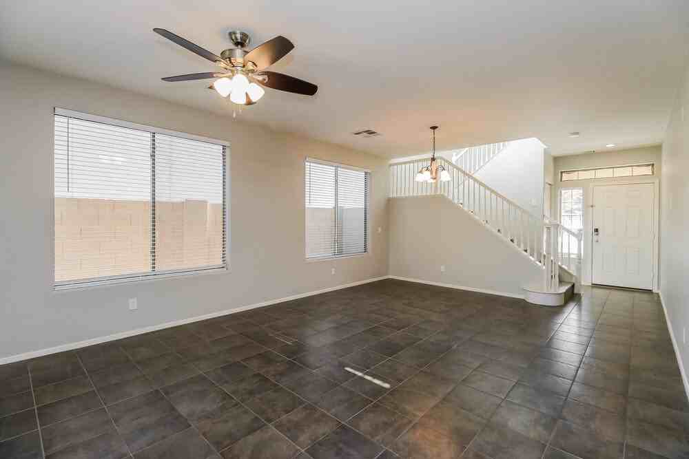 3070 S Southwind Dr - Photo 4 of 17