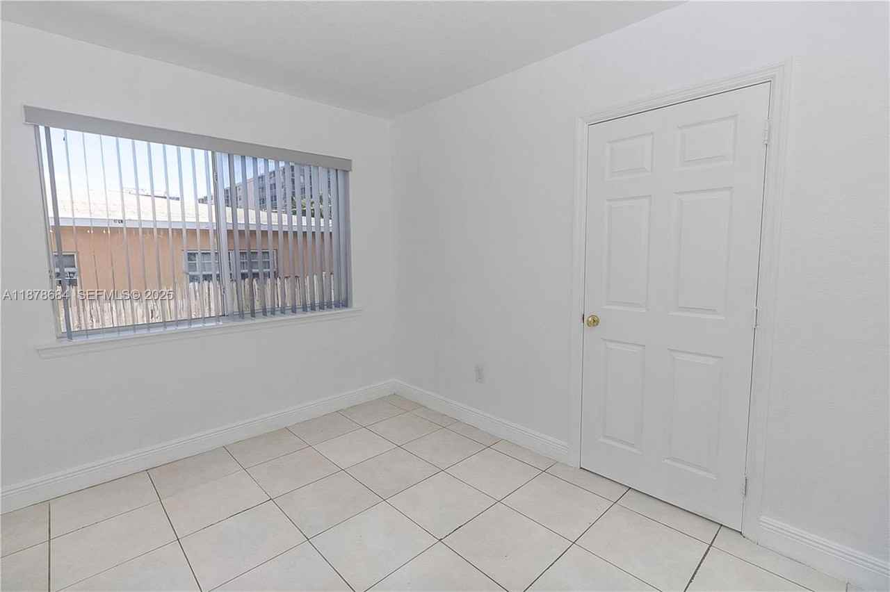 1206 Northeast 109th Street - Photo 2 of 21