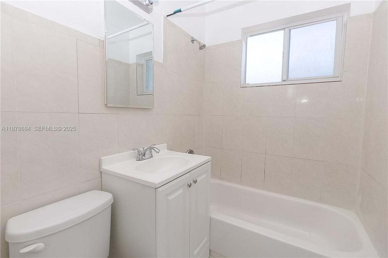 1206 Northeast 109th Street - Photo 7 of 21