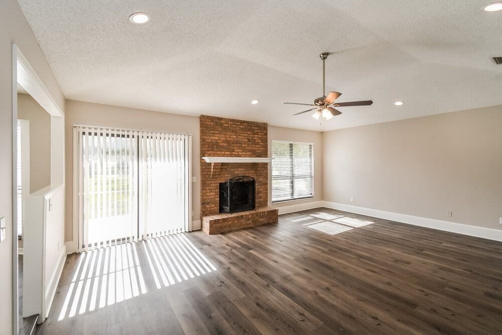 8930 Irongate Dr - Photo 3 of 16