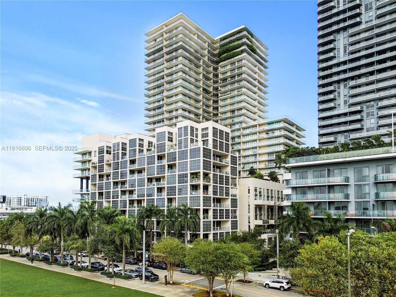 3451 Northeast 1st Court - Photo 7 of 16