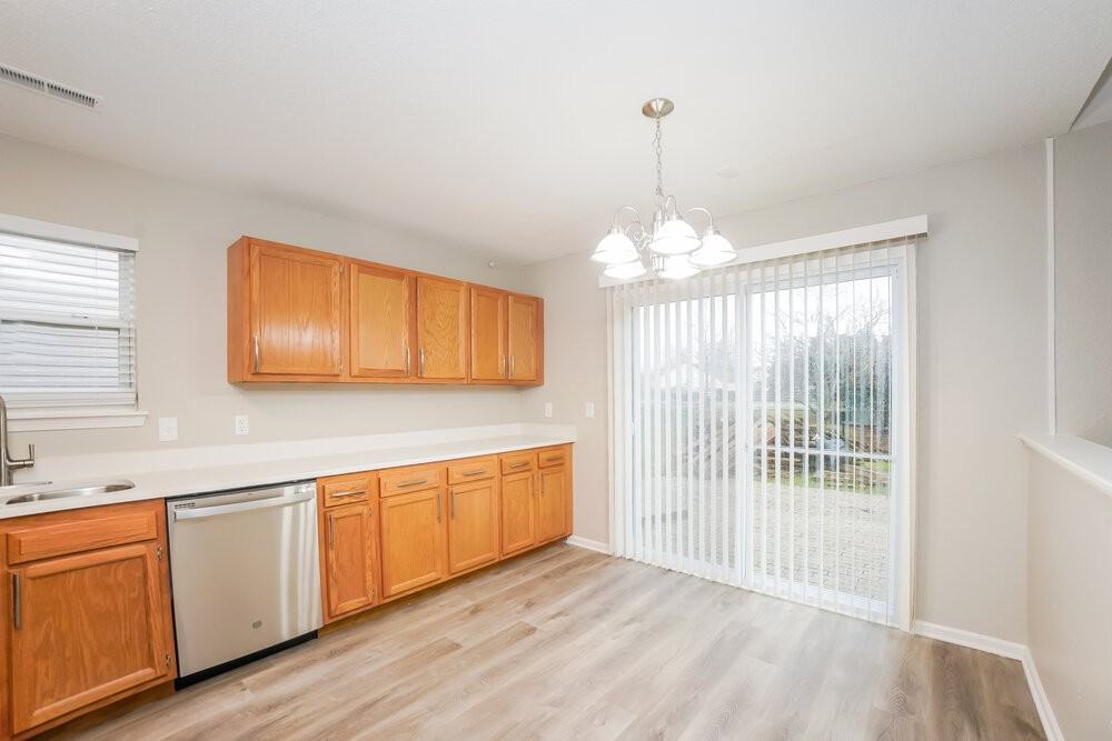 19219 Prairie Crossing Dr - Photo 6 of 16