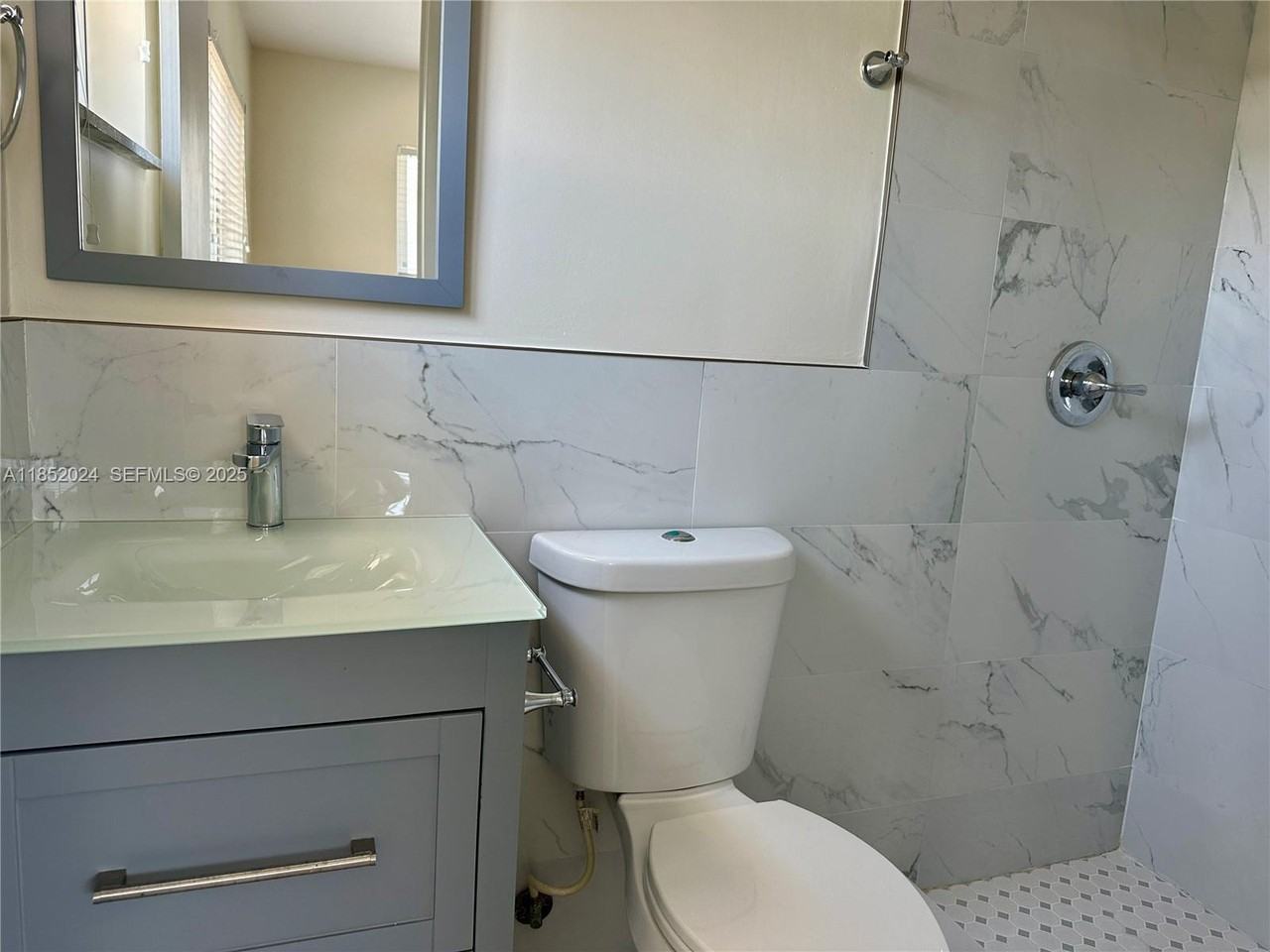 8125 Hawthorne Avenue ##3 - Photo 4 of 17