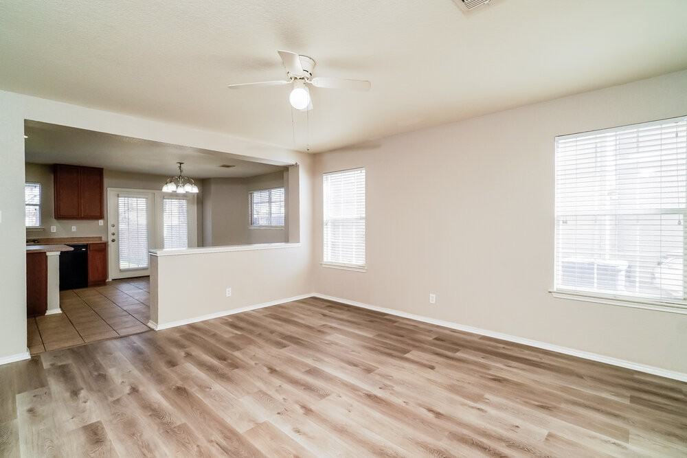 7426 Circle Farm - Photo 5 of 17